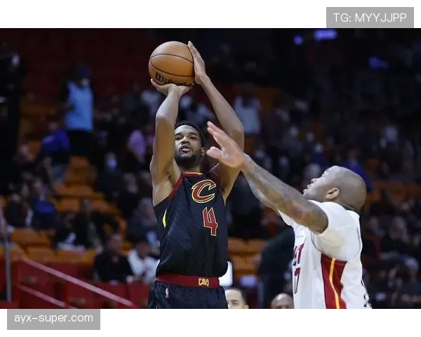 罗伯特·帕里什挡拆破敌效率提升 拉开内线防守差距